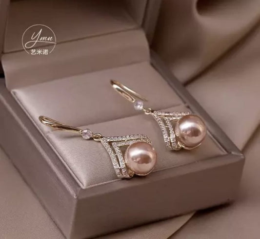 A touch of chic pearl Earrings