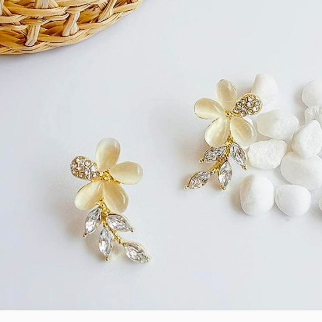 Adore You Daisy Crystal Earrings