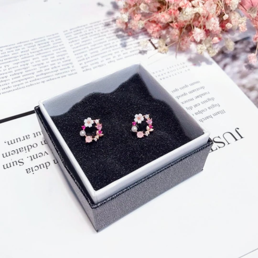 Blind Date Chic Floral Earrings