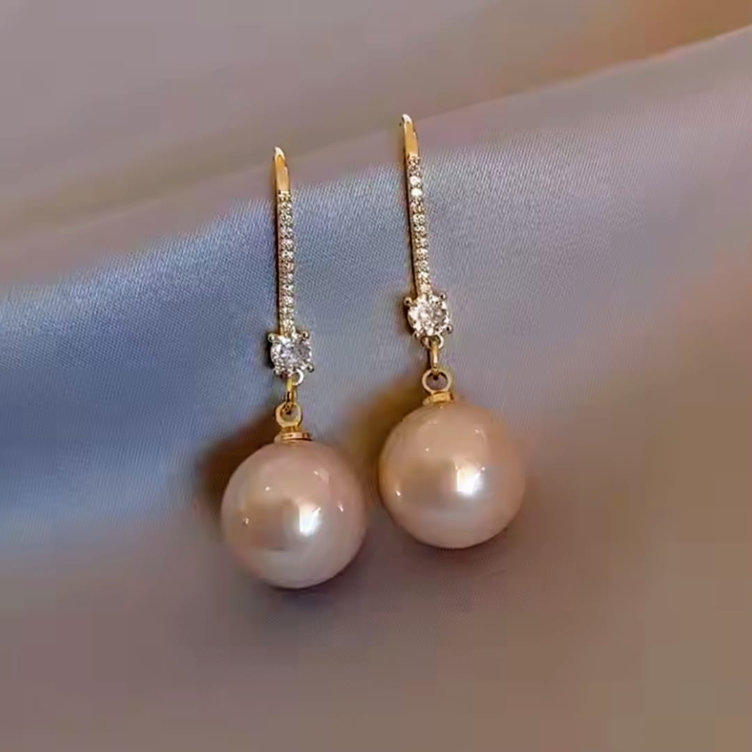 A touch of chic pearl Earrings